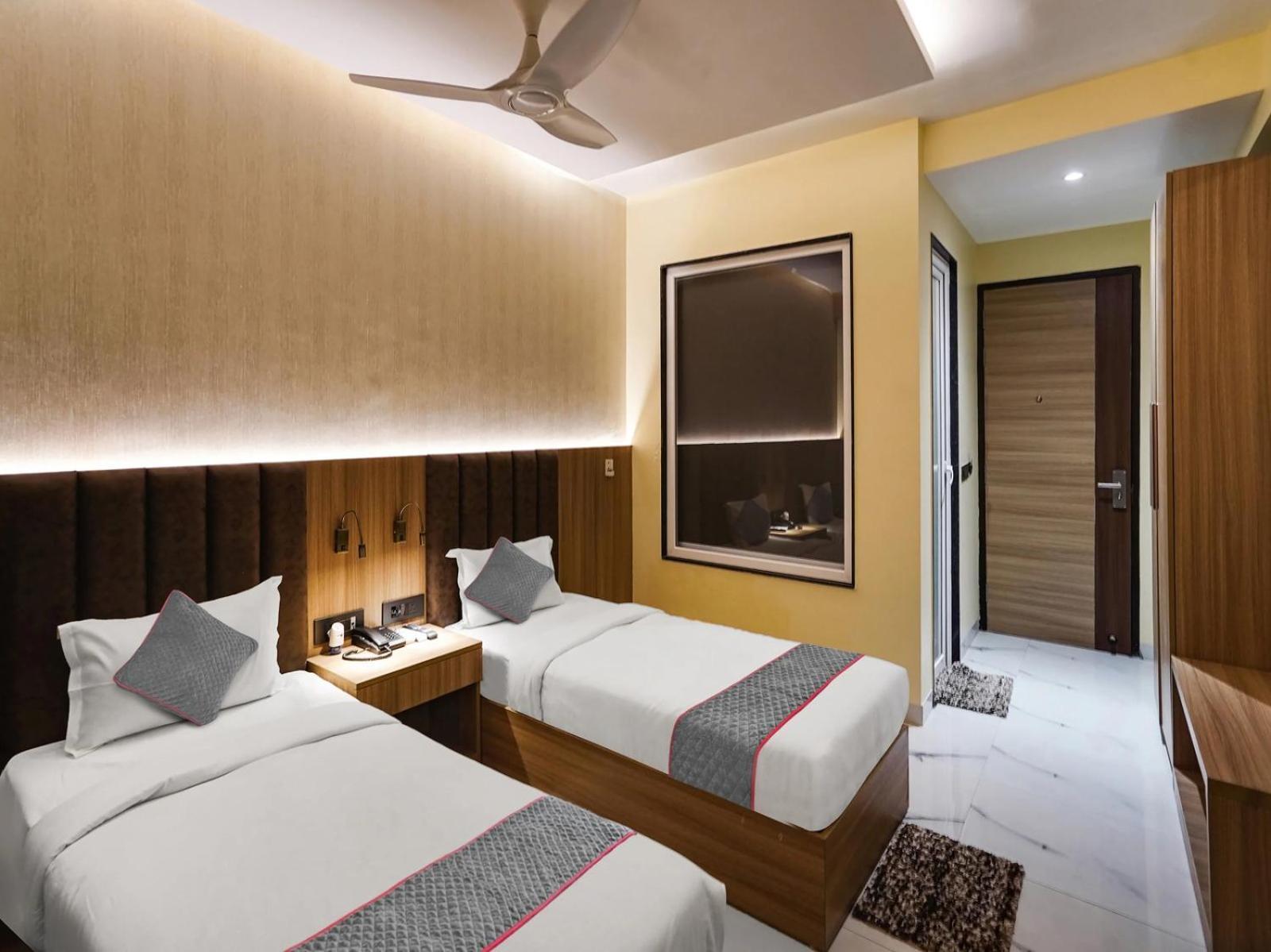 Hotel Ivy Plaza 3*